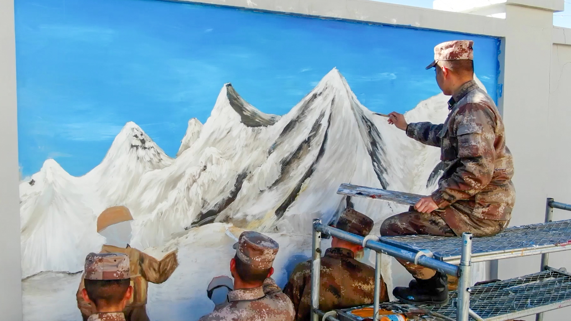 西藏阿里：军营民族绘画队 手绘戍边岁月