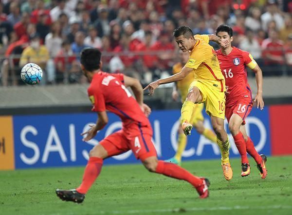 国足未来客场球衣中,首次使用黑灰色,且胸前绣