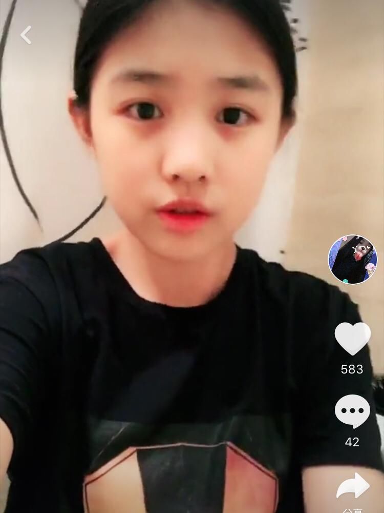 汪峰大女儿海量照片被扒出,再看汪峰年轻时照