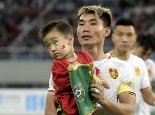 现役国脚谁能进国足日韩世界杯首发?