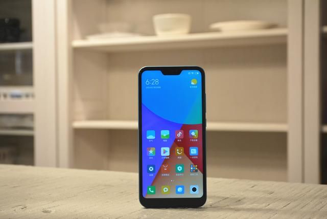 雷军:我们只讲性价比 红米6Pro是千元机拍照标