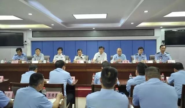 栗英任中牟县公安局党委委员、书记