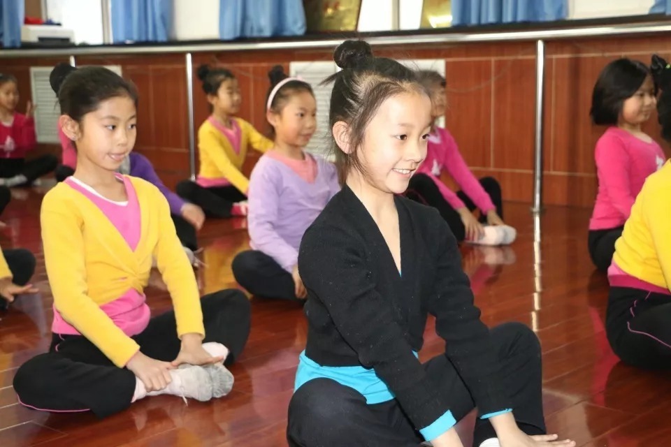 【特色教学】崆峒区西郊小学多彩社团活动 绽