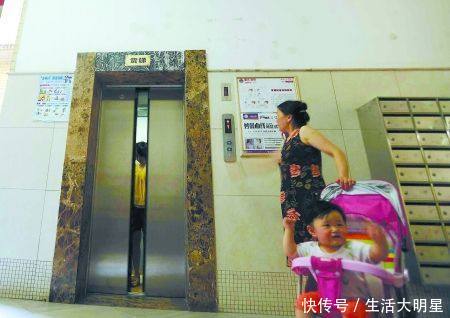 大妈住一楼被强迫交电梯费,然后心生一计,物业