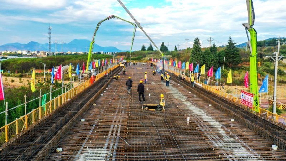 捷报!渝昆高铁云南段首座大桥建设啃下“硬骨头” 捷报!渝昆高铁云南段首座大桥建设啃下“硬骨头”