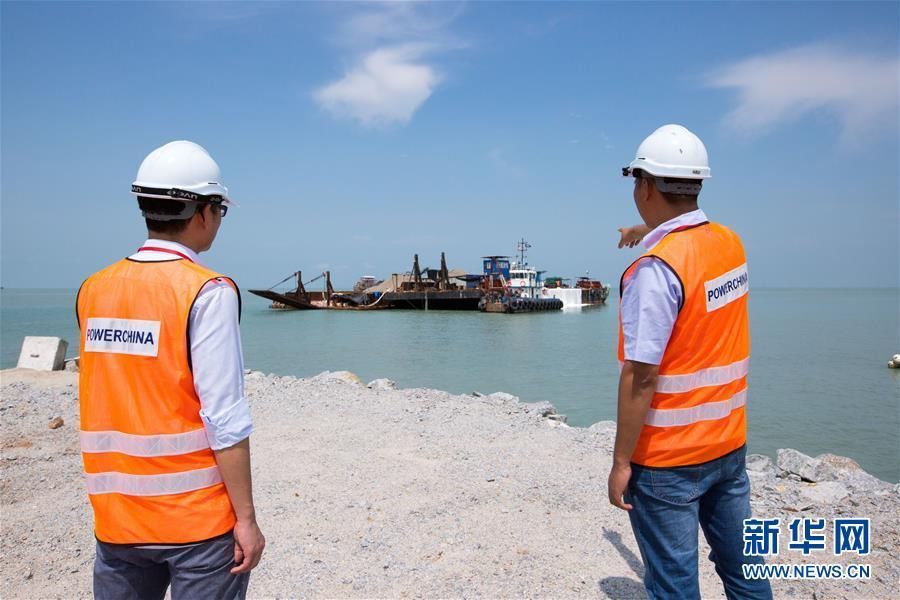 皇京港项目上的中国工程师