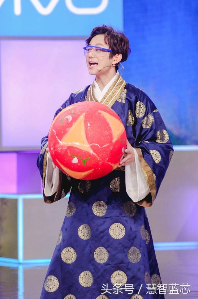 何炅晒《快乐大本营》我是大侦探特辑剧照,吴