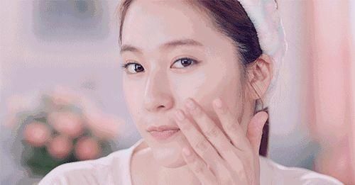 白醋和红霉素成了最佳拍档,很多女人都用它祛