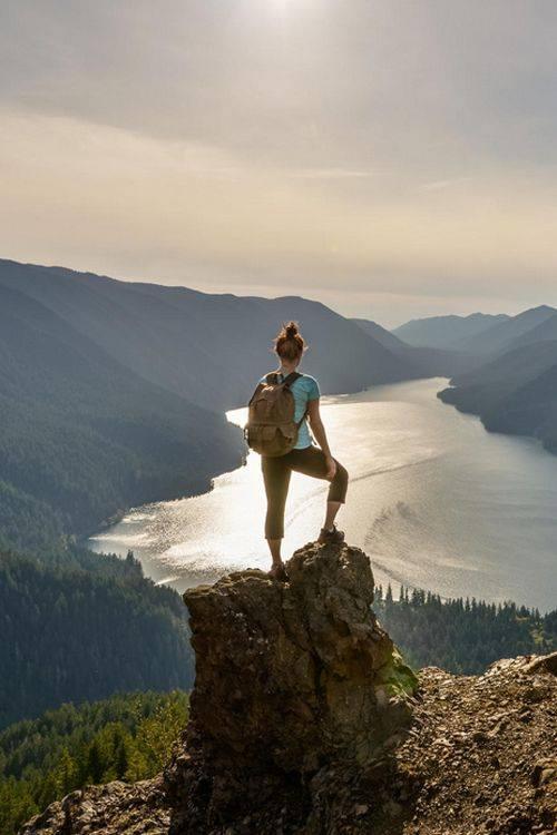 勇于迎接挑战. 适度的欲望是致富的动力 .