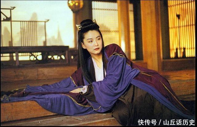 后凭借媚术当上了西夏国国王的后妃.88岁时,看到无崖子的画才知道