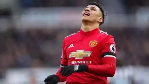 红魔新7号桑切斯在曼联创造问题而不是解决问