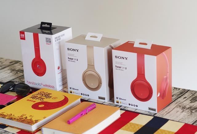 美貌与高音质双重碾压 索尼耳机WH-H800比B