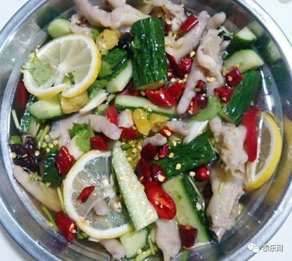 抖音上火到爆的柠檬鸡爪,你自己动手也能做哦