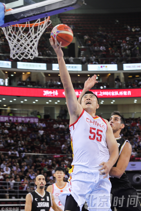 中国男篮全队六人得分上双 88比79逆转击败约