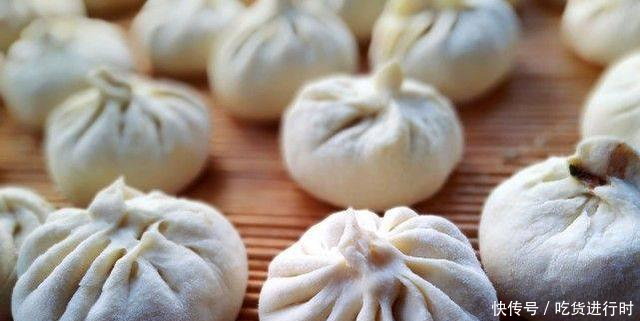 蒸包子用凉水还是热水教你一招,这样蒸出的包