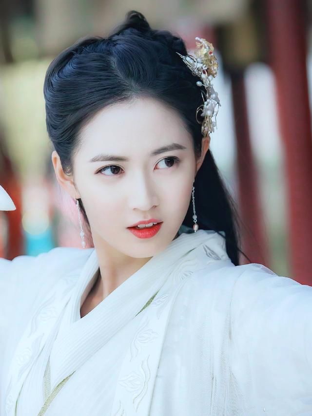 看完新倚天屠龙记的剧照,我也想演张无忌,陈钰