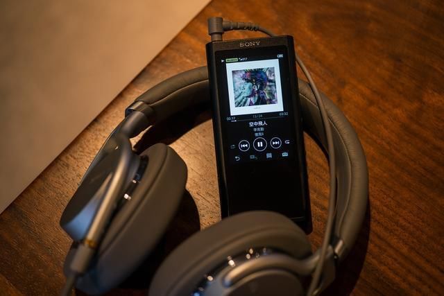 索尼NW-ZX300A:引领4.4 平衡口新热潮