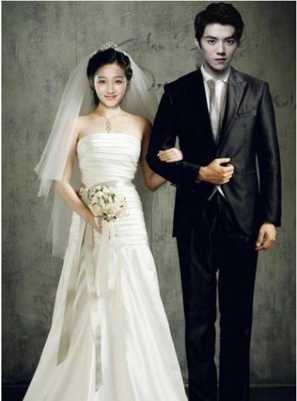 鹿晗今年不结婚?关晓彤婚纱照已曝光,网友:戒指都买了,打脸!