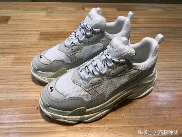 开箱|打开白鞋浪潮新篇章-BALENCIAGA