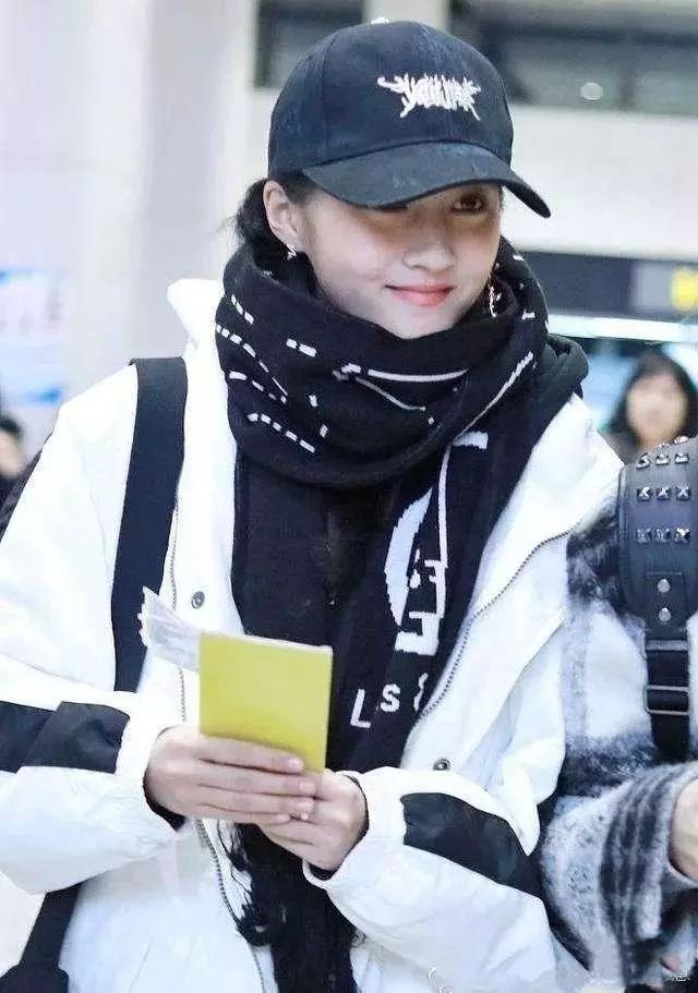 鹿晗给郑凯过生日没有带上关晓彤一起去,难道