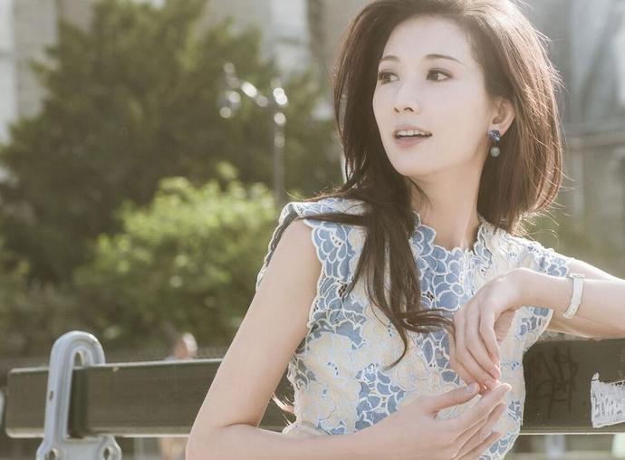 林志玲自曝初恋细节 竟亲自为男友做过这件事 林志玲自曝初恋细节 竟亲自为男友做过这件事