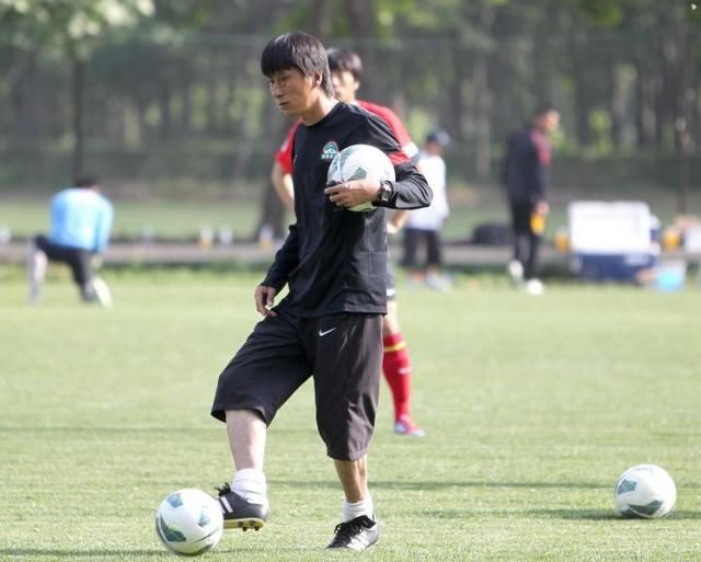 唐尧东说,董礼强抓防守有一套,专业又细致.