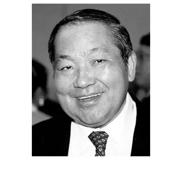 标杆新加坡首富黄廷方:相信自己眼光-《揭秘家