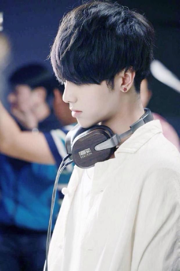 音乐圈对华晨宇唱功的真实评价,各路大咖褒贬