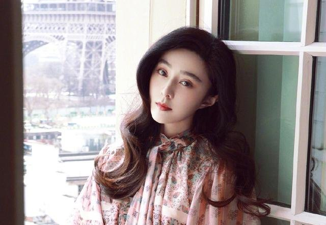 范冰冰背后靠山终于曝光,冯小刚都让三分,崔