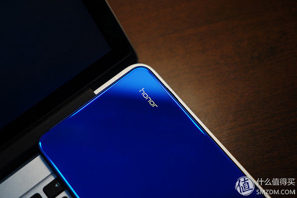 评测上手 篇二:荣耀Note10上手:大屏是其中最不