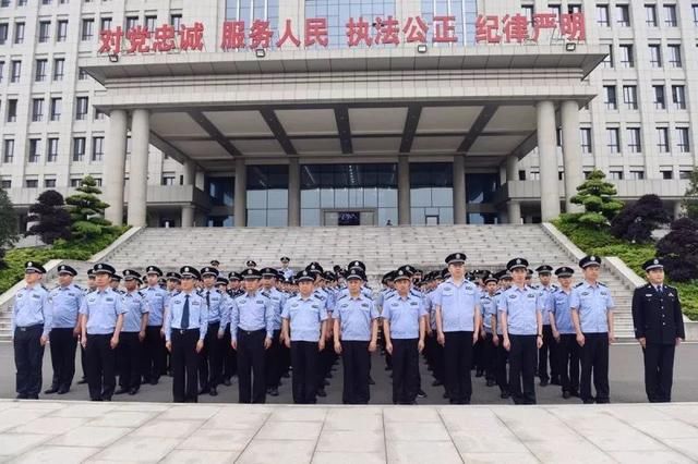 警铸魂育警锻炼忠诚队伍长沙县公安局举行升国