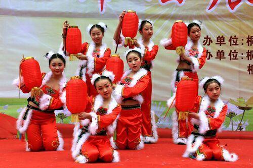 贵州桐梓举办少儿舞蹈红红火火闹元宵