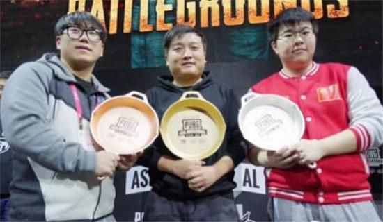 小智拒绝向大海是猪道歉,并贴出up主的黑历史