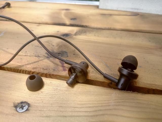 经典双发声,舒适好音质小米圈铁耳机2轻体验