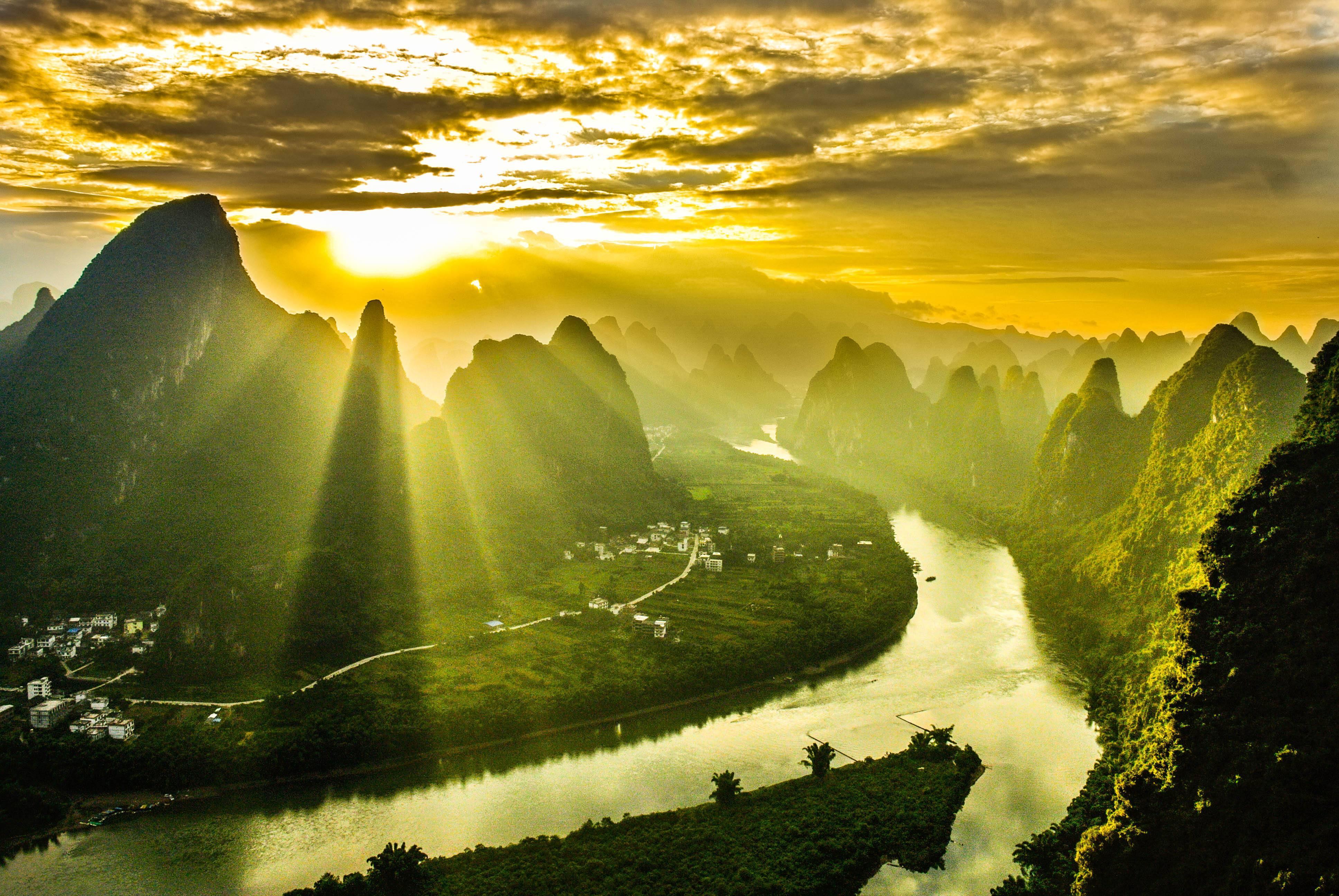 8月份去哪里旅游好?带孩子出行的桂林旅游攻