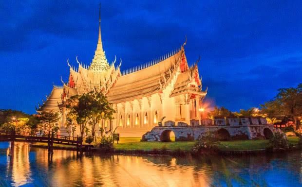 中国人去泰国旅游,泰国导游索要小费被游客投