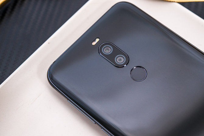 魅族X8详细评测:1598元就能体验IPhone XR的