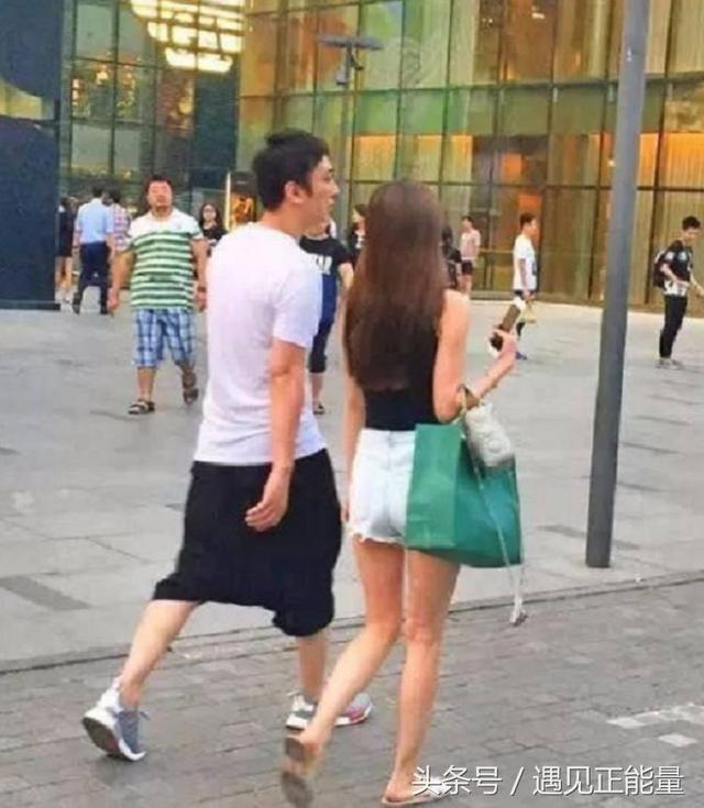 王思聪和豆得儿分手后,如今又和她好上了,这速