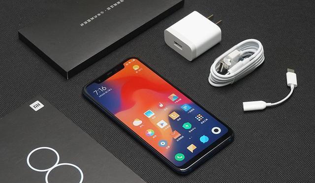 小米8旗舰机八年磨一剑,拆机看做工精良,但后