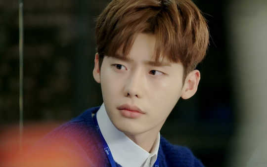 韩国艺人收入两极分化 九成艺人年收入不足6万