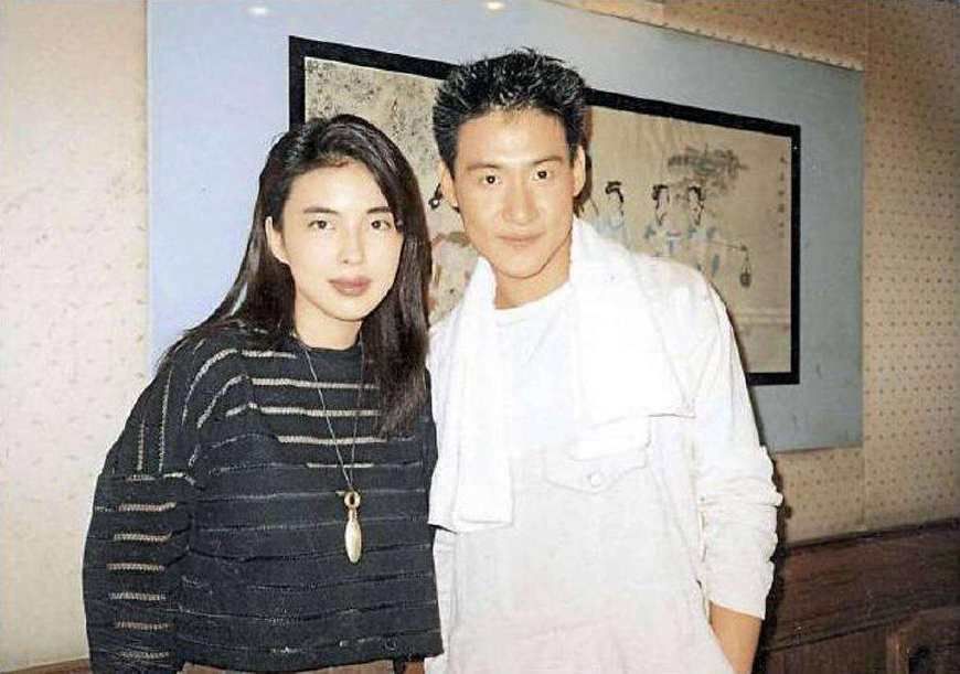 5对连小三都拆不散的明星情侣,最后一对相差49岁