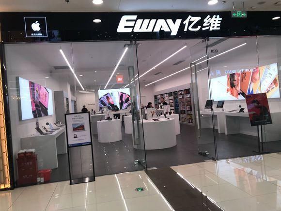 三大手机厂商实体店对比,网友:小米百货什么都