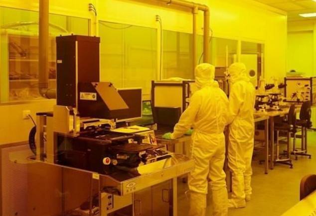 日本长期垄断此设备,年产仅7台,比光刻机还难