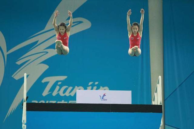 张家齐获全运会跳水比赛女子双人10米跳台金
