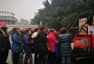 大红灯笼高高挂,载歌载舞迎新春--大面街道迎