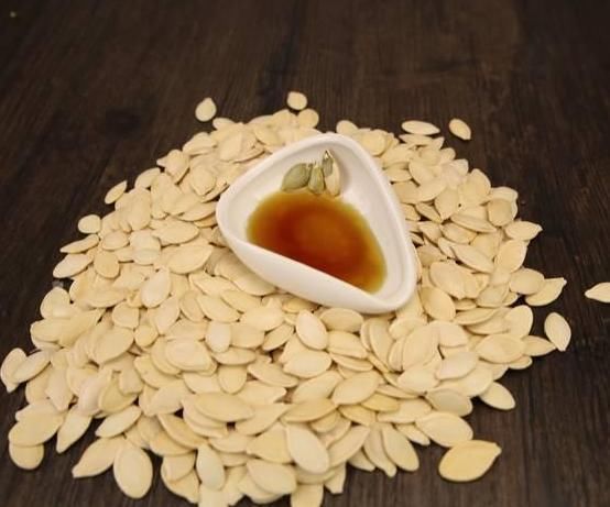 试婚一月后分手,男孩要求退彩礼,女孩不同意,原