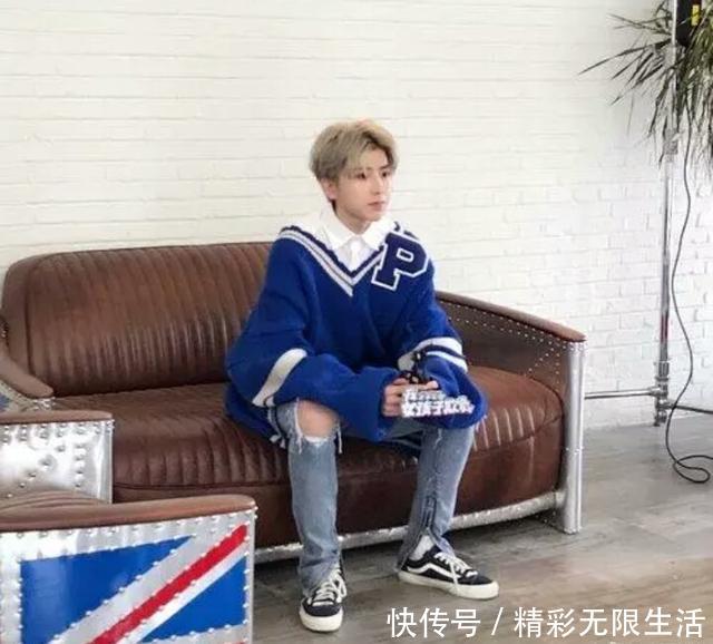 穿朱正廷的T恤范丞丞的外套,陈立农穿蔡徐坤的