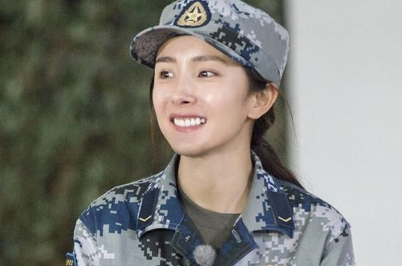 周扬青素颜很美?那是你没见过49岁许晴卸妆,关