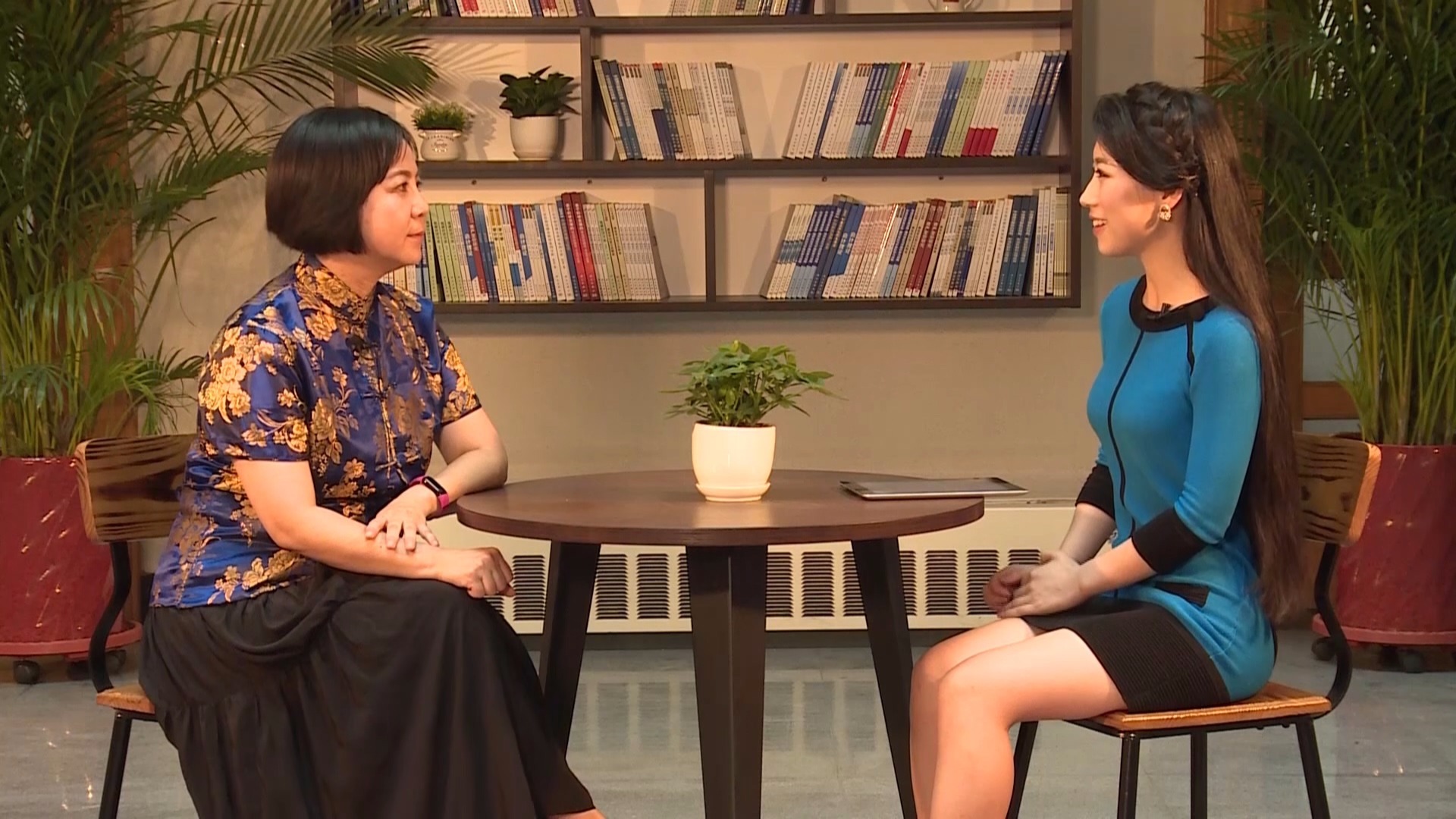 《政协e事厅》崔铁宁:旧衣回收那些事 《政协e事厅》崔铁宁:旧衣回收那些事