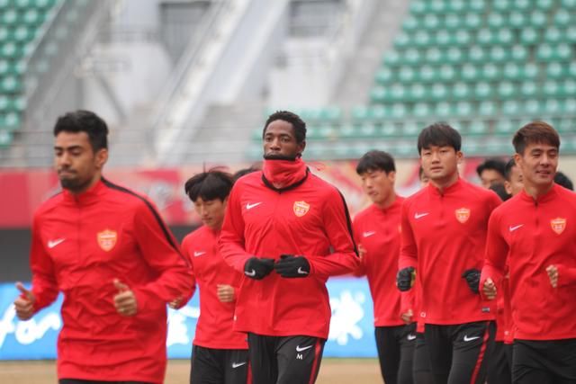 学友演唱会毁不了中超草皮了,现在轮到了中甲